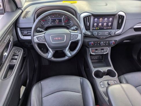 Used 2024 GMC Terrain SLT image 25