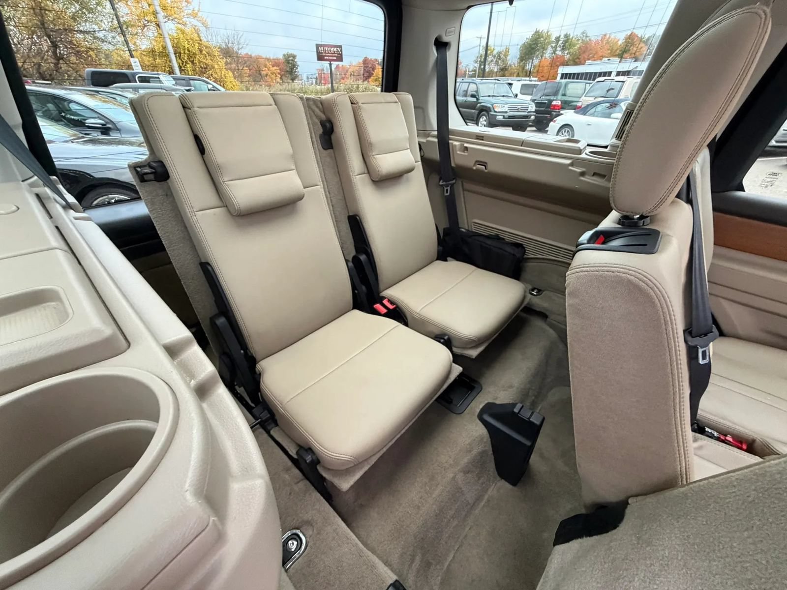 Used 2016 Land Rover LR4 HSE Silver Edition AWD/4WD image 35