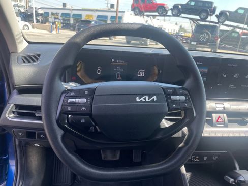 Used 2025 Kia K4 LXS image 31