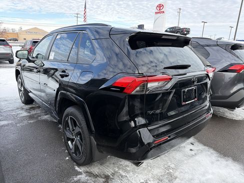 New 2025 Toyota RAV4 SE image 5