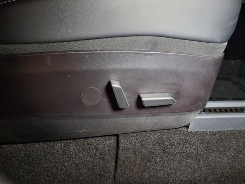 Used 2021 Tesla Model Y Long Range image 22