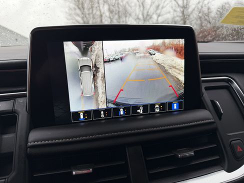 Used 2023 GMC Yukon SLT w/ SLT Premium Package image 37