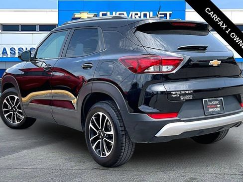 Used 2024 Chevrolet TrailBlazer LT AWD/4WD image 3
