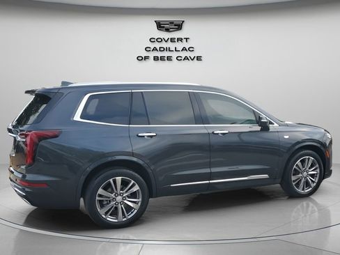 Used 2022 Cadillac XT6 Premium Luxury image 10