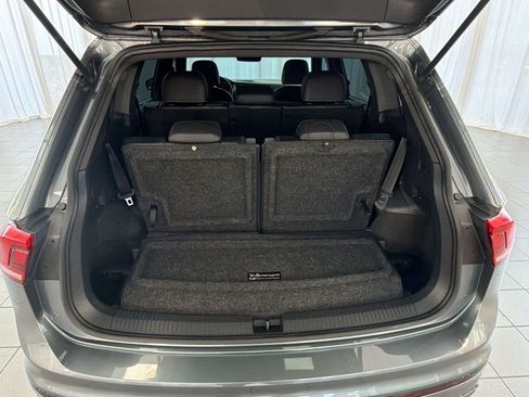Used 2022 Volkswagen Tiguan SE R-Line FWD image 24