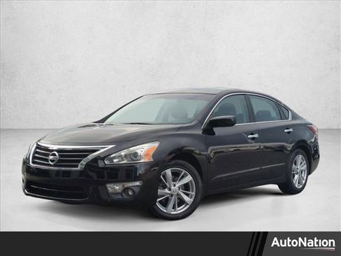 Used 2015 Nissan Altima 2.5 SV image 1