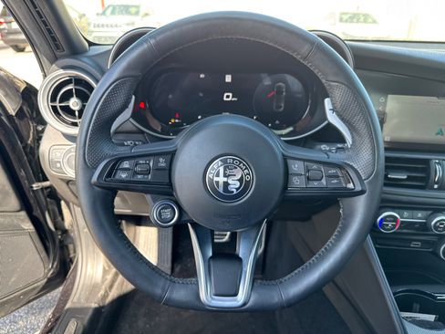 Used 2024 Alfa Romeo Giulia Veloce image 22