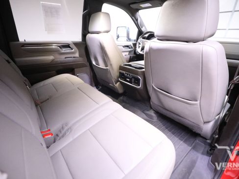 Used 2024 Chevrolet Silverado 3500 LTZ w/ LTZ Convenience Package image 12