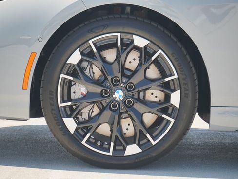 Used 2026 BMW M235i xDrive w/ Technology Package AWD/4WD image 5
