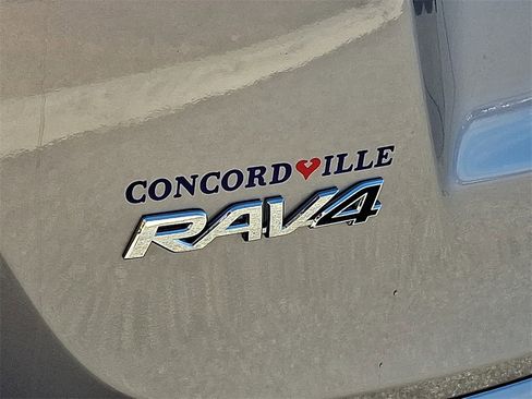 Used 2018 Toyota RAV4 Limited image 34