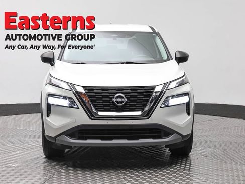Used 2023 Nissan Rogue S AWD/4WD image 2