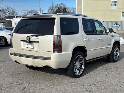 Used 2014 Cadillac Escalade Premium image 3