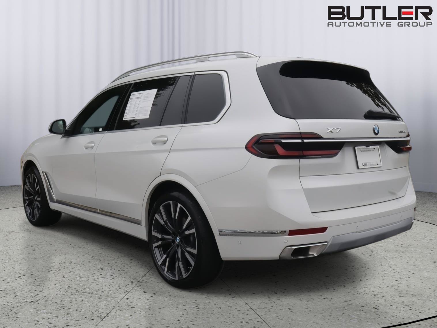 Used 2027 BMW X7 xDrive40i w/ Premium Package AWD/4WD image 4