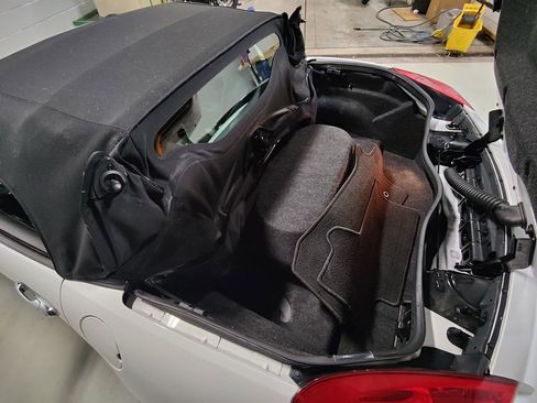 Used 2007 Pontiac Solstice Convertible w/ Premium Package image 12