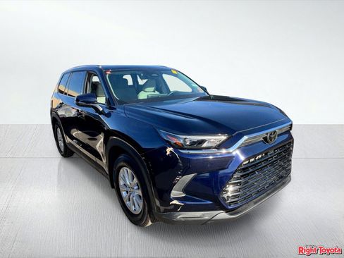 Certified 2024 Toyota Grand Highlander XLE FWD image 5