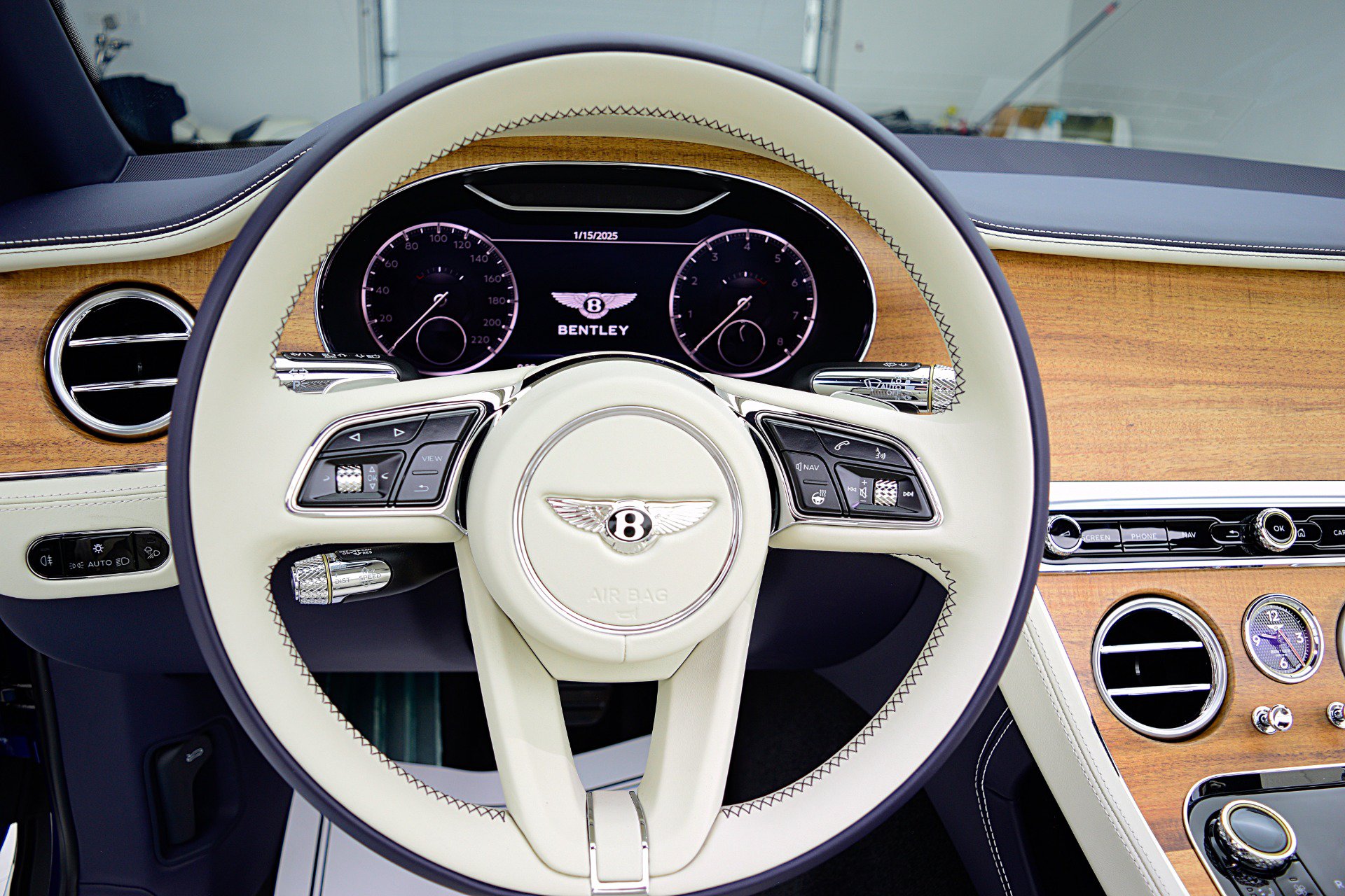 Used 2024 Bentley Continental GT AWD/4WD image 29