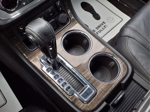 Certified 2017 GMC Acadia Limited SLT image 7