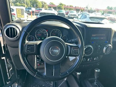 Used 2016 Jeep Wrangler Unlimited Sahara AWD/4WD image 11