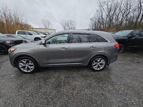 Used 2018 Kia Sorento SX image 3