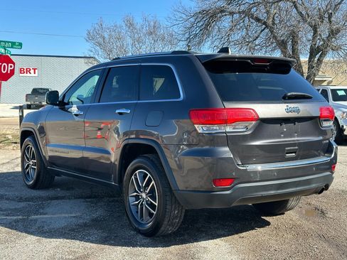 Used 2017 Jeep Grand Cherokee Limited image 4