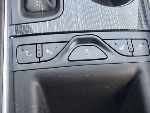 Used 2018 Chevrolet Impala Premier FWD image 34