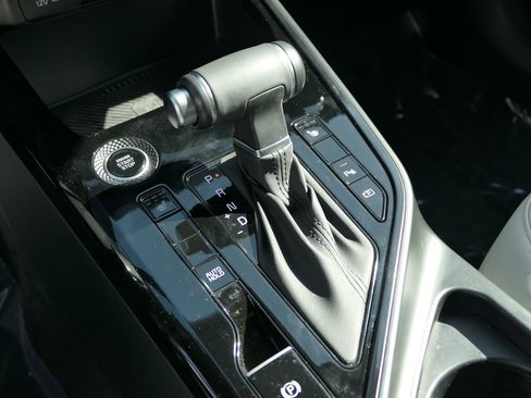 Certified 2025 Kia Niro EX Touring image 22