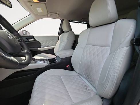 Used 2023 Mitsubishi Outlander SEL FWD image 9