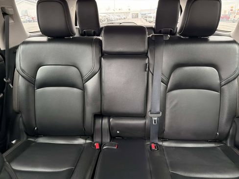 Used 2023 Nissan Pathfinder SL image 9