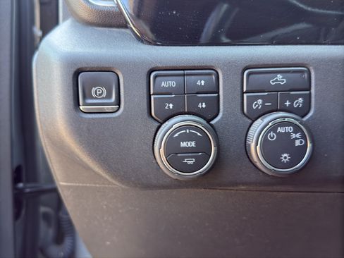 Used 2023 Chevrolet Silverado 1500 LT w/ Z71 Off-Road Package AWD/4WD image 19