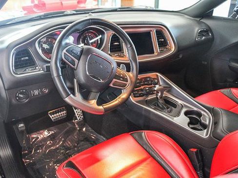 Used 2019 Dodge Challenger SRT Hellcat image 12