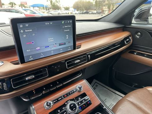 Used 2022 Lincoln Aviator Reserve w/ Elements Package Plus image 13