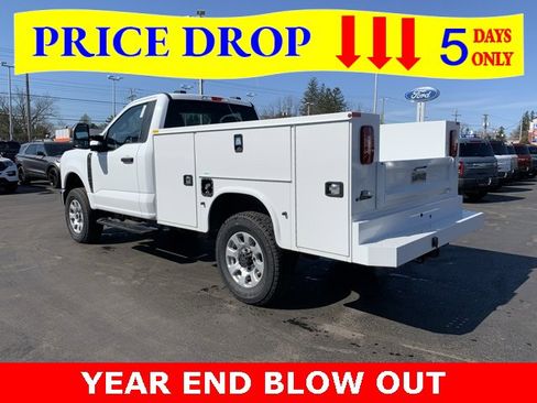 New 2024 Ford F350 XLT w/ FX4 Off-Road Package image 4