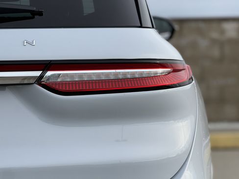 Used 2025 Lincoln Corsair Grand Touring w/ Equipment Group 301A image 12