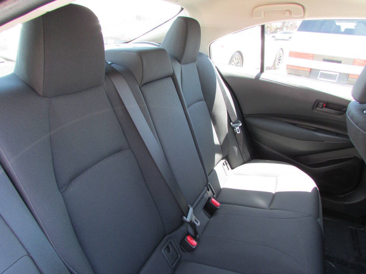 Used 2026 Toyota Corolla LE FWD image 31