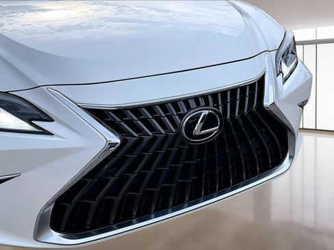 Used 2025 Lexus ES 350 w/ Premium Package FWD image 30
