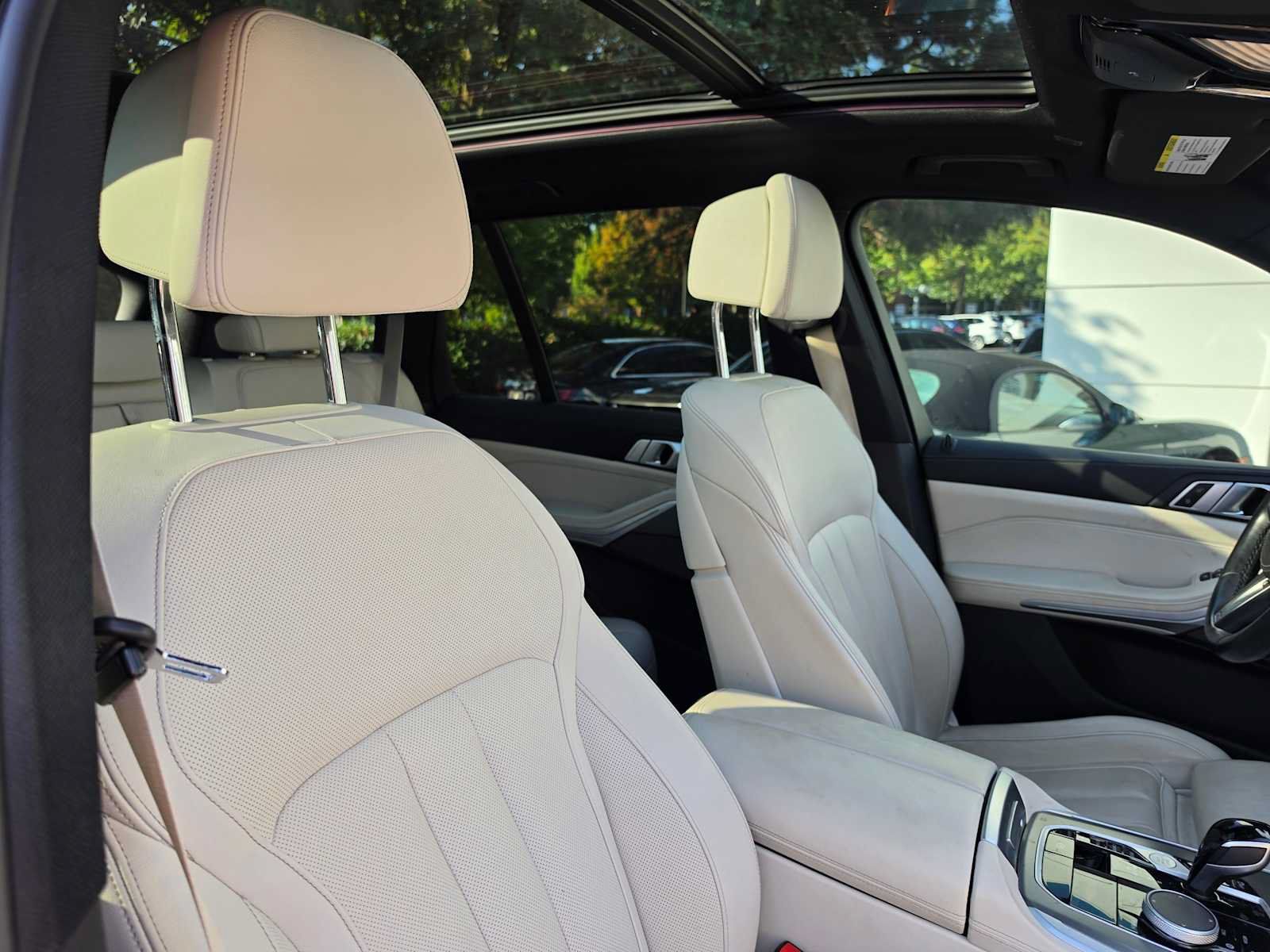 Used 2022 BMW X5 M50i w/ Premium Package AWD/4WD image 9