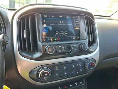 Used 2020 Chevrolet Colorado ZR2 image 18