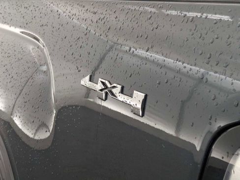 Used 2017 GMC Canyon SLT w/ Trailering Package image 14