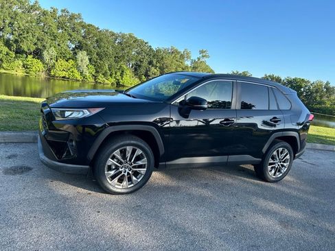 Used 2021 Toyota RAV4 XLE Premium FWD image 2