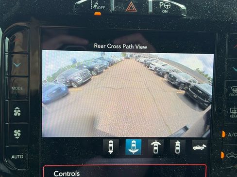 Used 2019 RAM 1500 Laramie AWD/4WD image 36