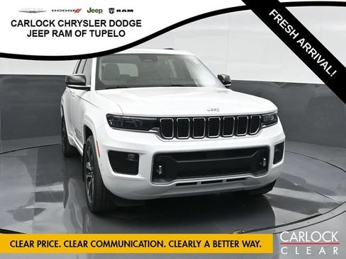 Used 2023 Jeep Grand Cherokee Overland w/ Luxury Tech Group IV AWD/4WD image 7
