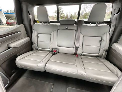 Used 2022 GMC Sierra 1500 SLT w/ SLT Premium Plus Package AWD/4WD image 16