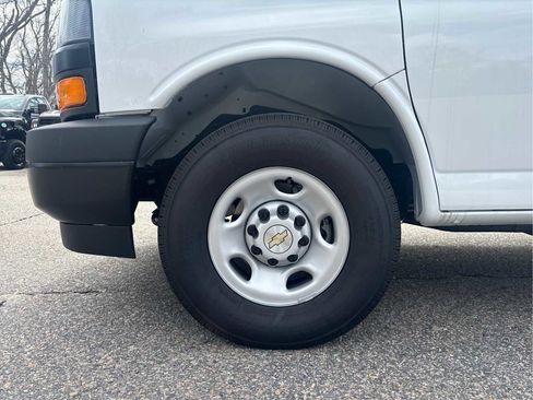 New 2025 Chevrolet Express 2500 image 24