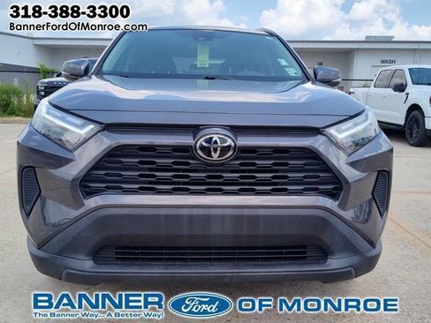 Used 2022 Toyota RAV4 XLE FWD image 8