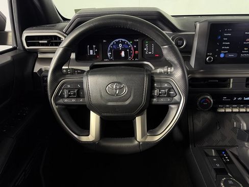 Used 2025 Toyota 4Runner SR5 RWD image 12