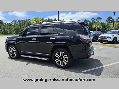 Used 2018 Toyota 4Runner Limited AWD/4WD image 19
