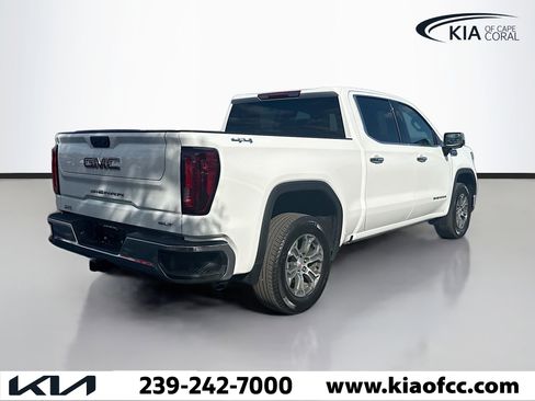 Used 2026 GMC Sierra 1500 SLT image 5