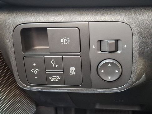 New 2025 Hyundai Ioniq 6 SE image 16