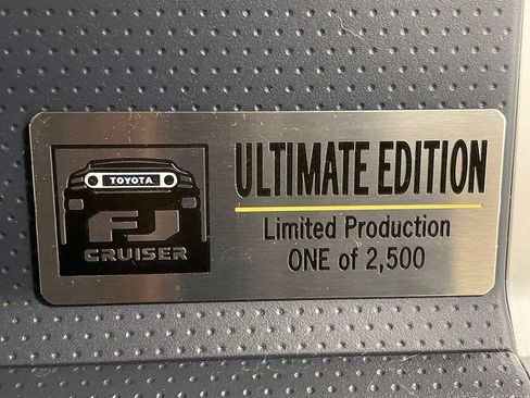 Used 2014 Toyota FJ Cruiser 4WD image 65