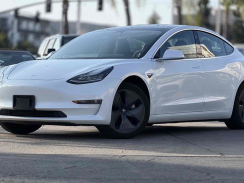 Used 2020 Tesla Model 3 Standard Range Plus RWD image 1